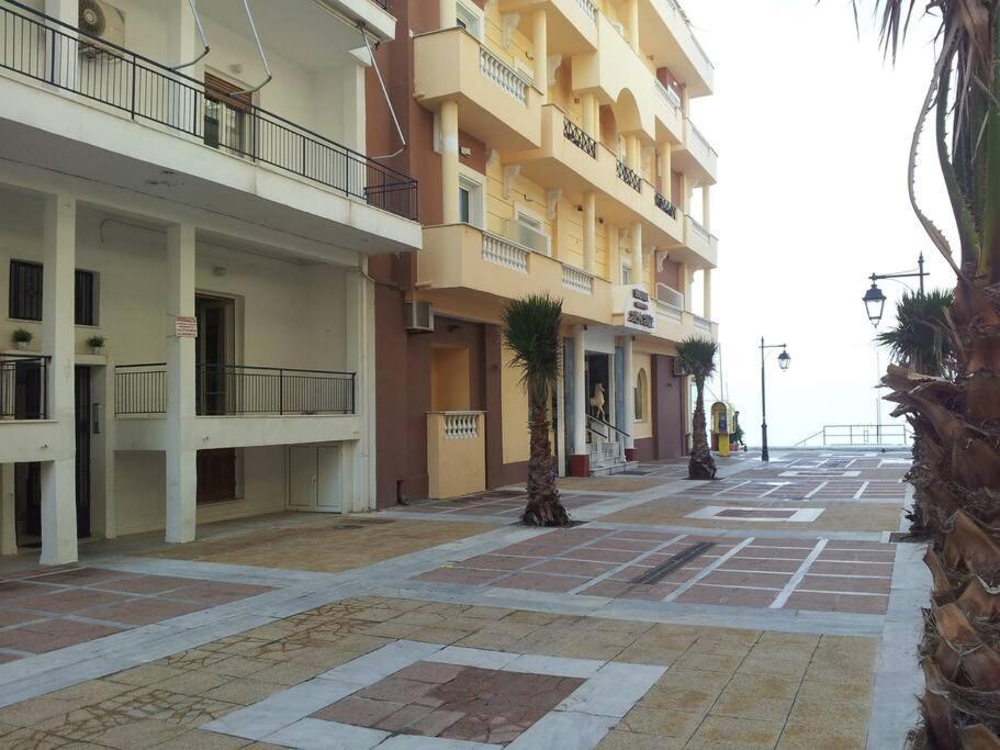 Cozy Seaside Apartment Loutraki Εξωτερικό φωτογραφία