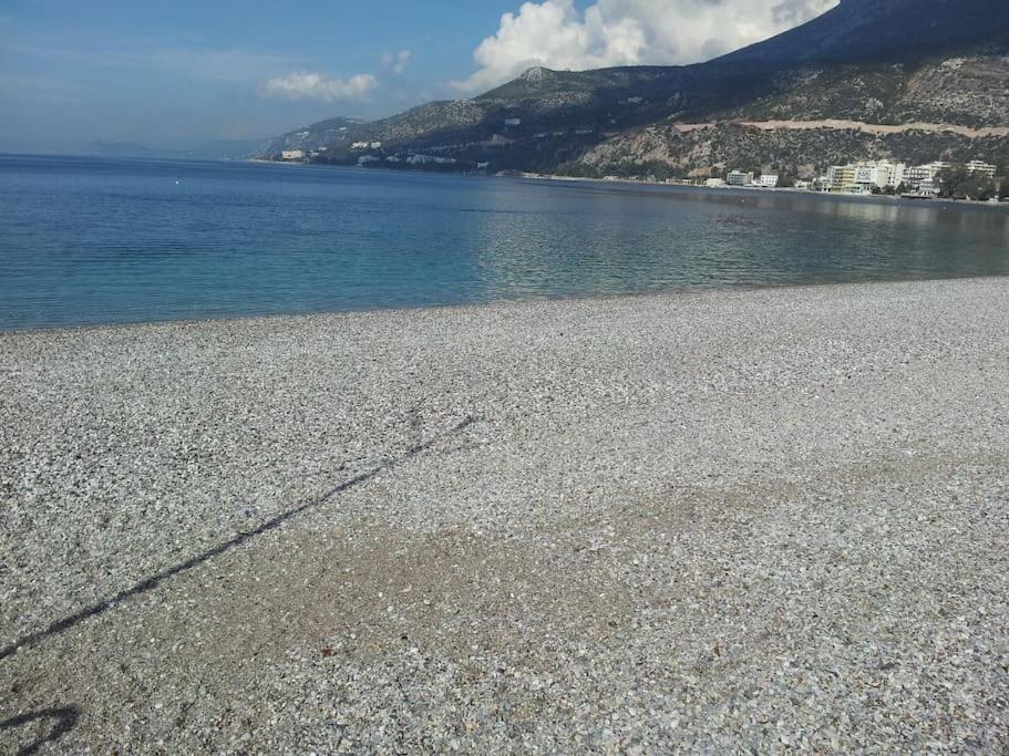 Cozy Seaside Apartment Loutraki Εξωτερικό φωτογραφία